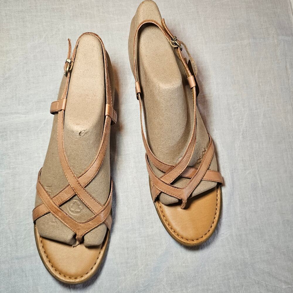 Born Nude Tan Strappy Sandals nib - Picture 8 of 15